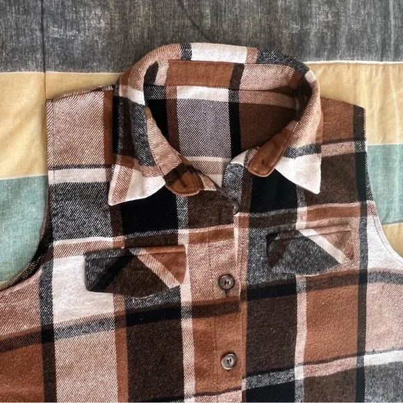 Plaid Sleeveless Shirt / vest. Brown and Black - Picture 3 of 5